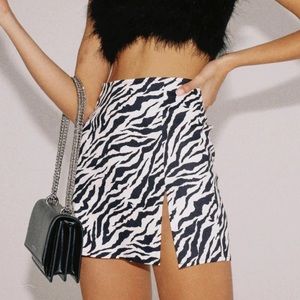 Princess Polly Motel Pelmet Skirt 90's Zebra Black & White